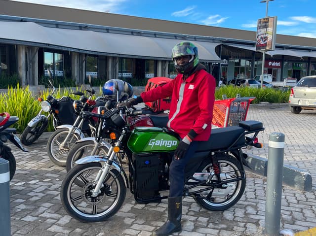 GainGo electric bike rider